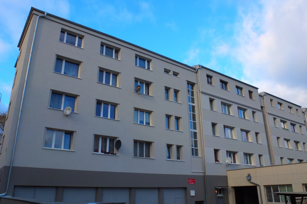Budynek mieszkalny przy ul. Morskiej 91 w Gdyni – „Wyróżnienie Internautów” w kategorii „budynek po rekonstrukcji i adaptacji”. Fot. fasadaroku.pl